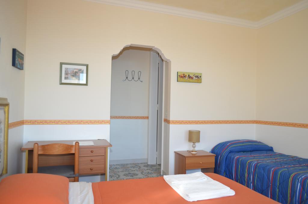 Le Ginestre Di Capri Bb & Holiday House Anacapri  Zewnętrze zdjęcie