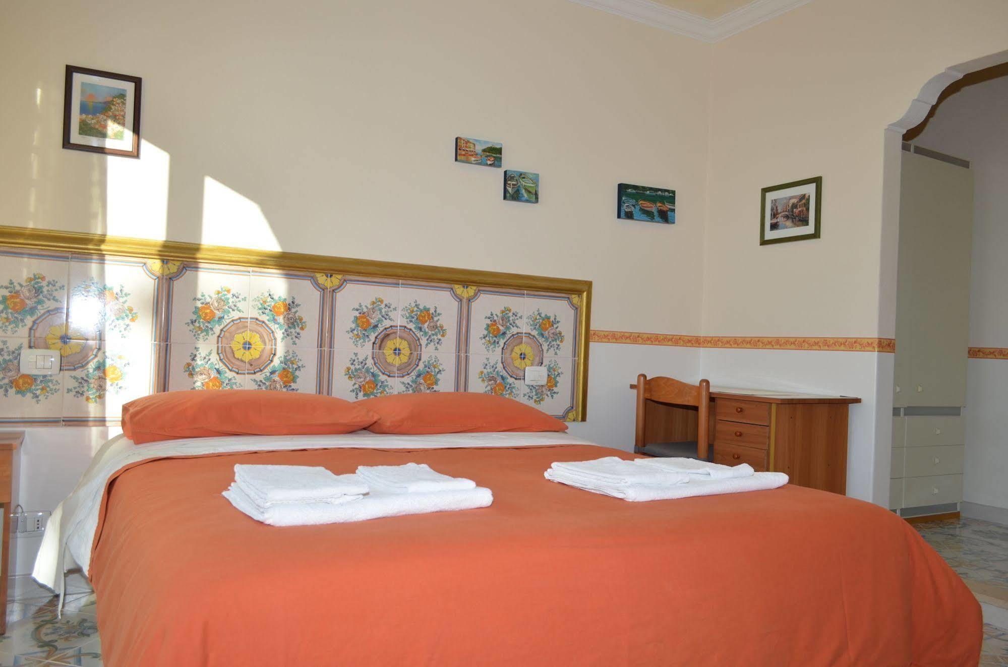 Le Ginestre Di Capri Bb & Holiday House Anacapri  Zewnętrze zdjęcie