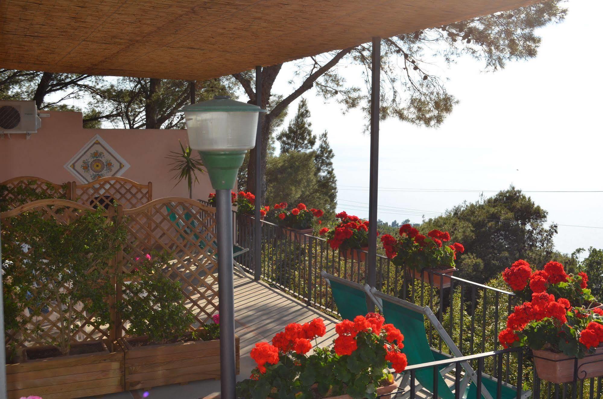 Le Ginestre Di Capri Bb & Holiday House Anacapri  Zewnętrze zdjęcie
